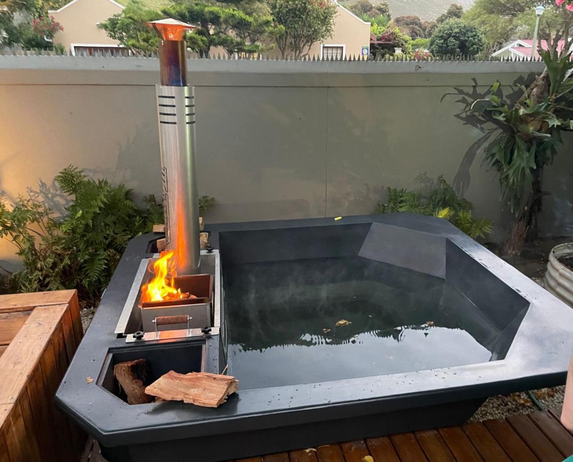 הוילה הרמנוס Seven On Flora- Hot Tub, Modern With Amazing Outside Area מראה חיצוני תמונה